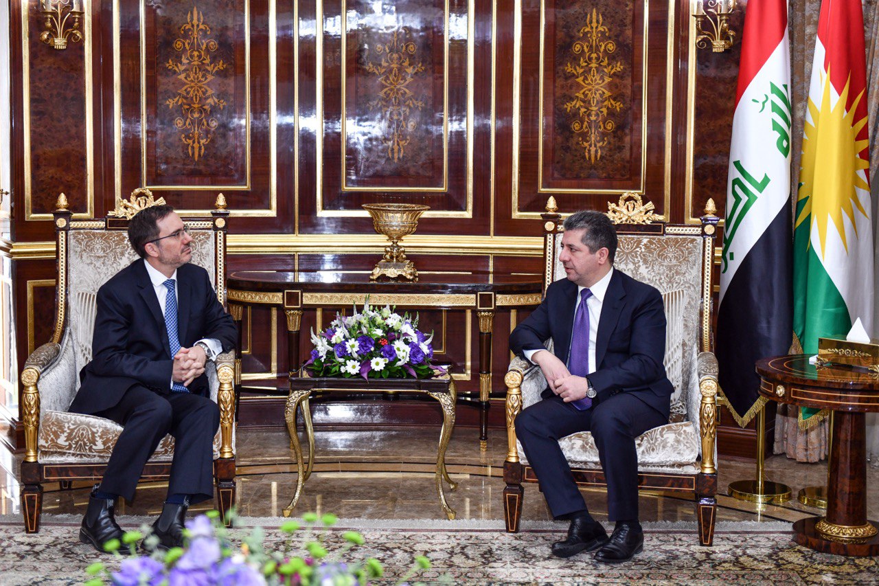 Prime Minister Barzani receives UK ambassador