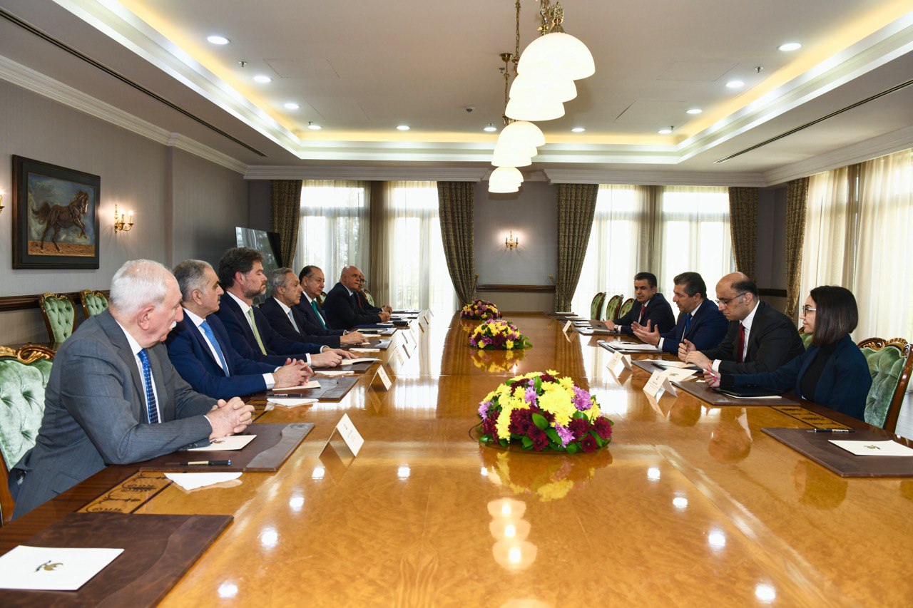 Prime Minister Barzani Hosts Banking Leaders to Discuss Economic ...